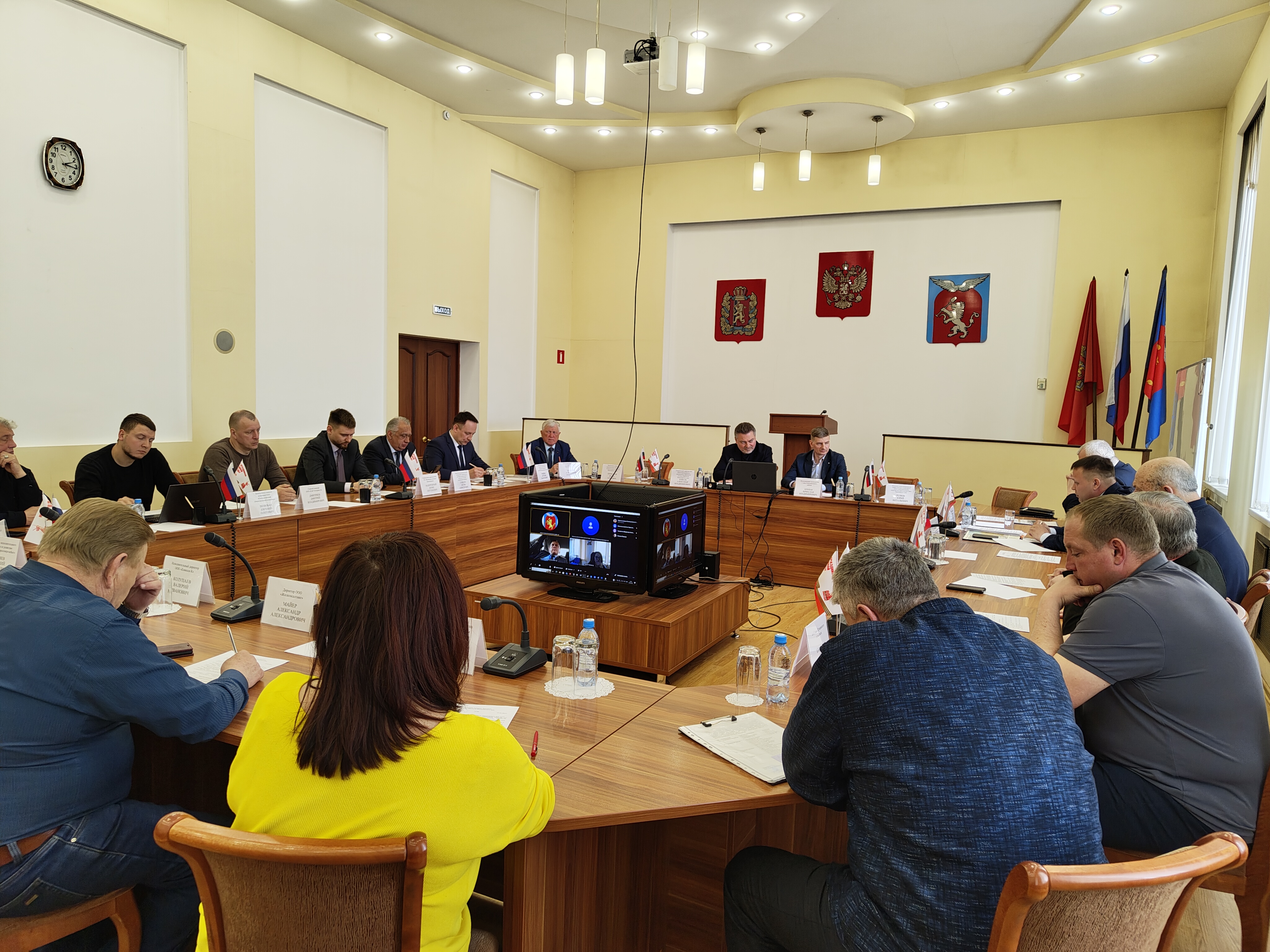 Рассмотрение вопросов обращения с ТКО и водоснабжения